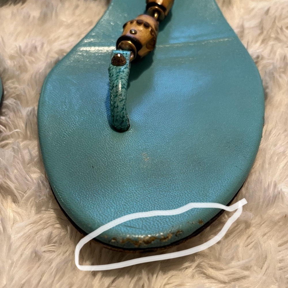 Gucci Made in Italy Turquoise Bamboo Accent Leather T-Strap Sandals size 9B - Picture 5 of 6